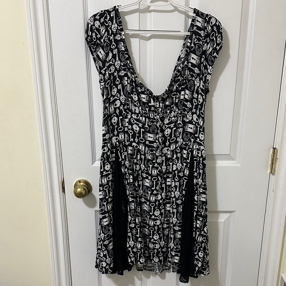 Hot Topic Black and White Mini Dress